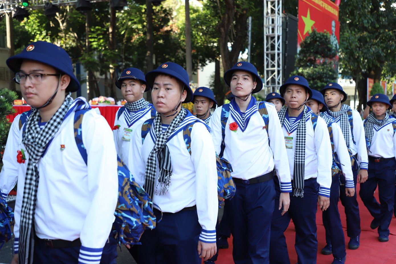 Địa bàn tổ chức giao, nhận quân điểm của thành phố này có 949 công dân của TP.Thủ Đức cùng các quận 5, 6, 8, 10, 11, Phú Nhuận, Bình Thạnh, Tân Phú, Bình Tân, Gò Vấp và các huyện Hóc Môn, Củ Chi lên đường nhập ngũ. Địa bàn tổ chức giao, nhận quân điểm của thành phố này có 949 công dân của TP.Thủ Đức cùng các quận 5, 6, 8, 10, 11, Phú Nhuận, Bình Thạnh, Tân Phú, Bình Tân, Gò Vấp và các huyện Hóc Môn, Củ Chi lên đường nhập ngũ.