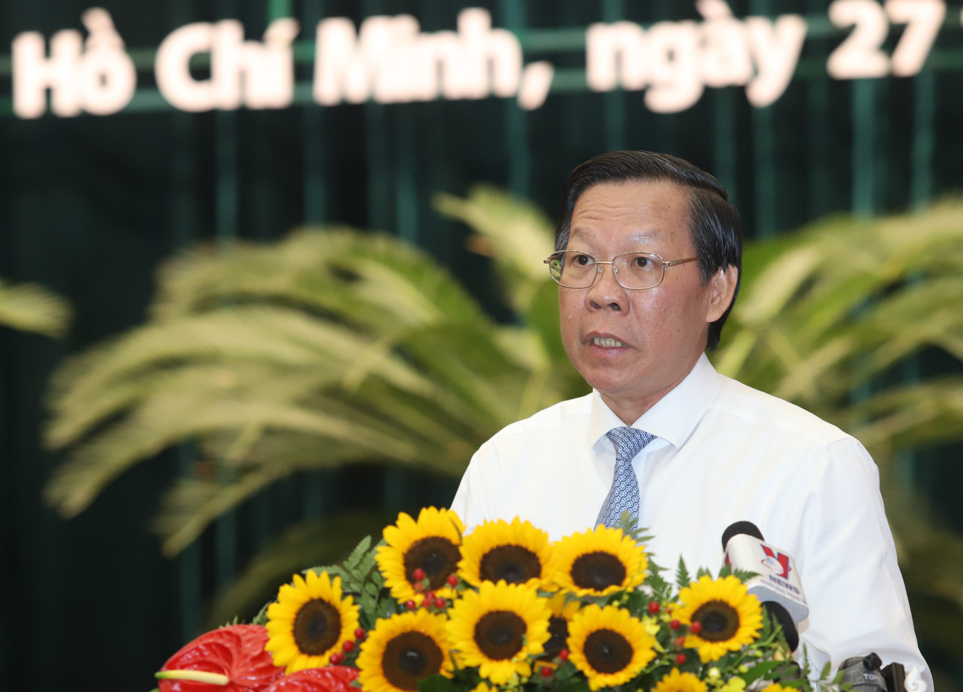 Chủ tịch UBND TPHCM Phan Văn Mãi phát biểu tại buổi họp mặt. Chủ tịch UBND TPHCM Phan Văn Mãi phát biểu tại buổi họp mặt.