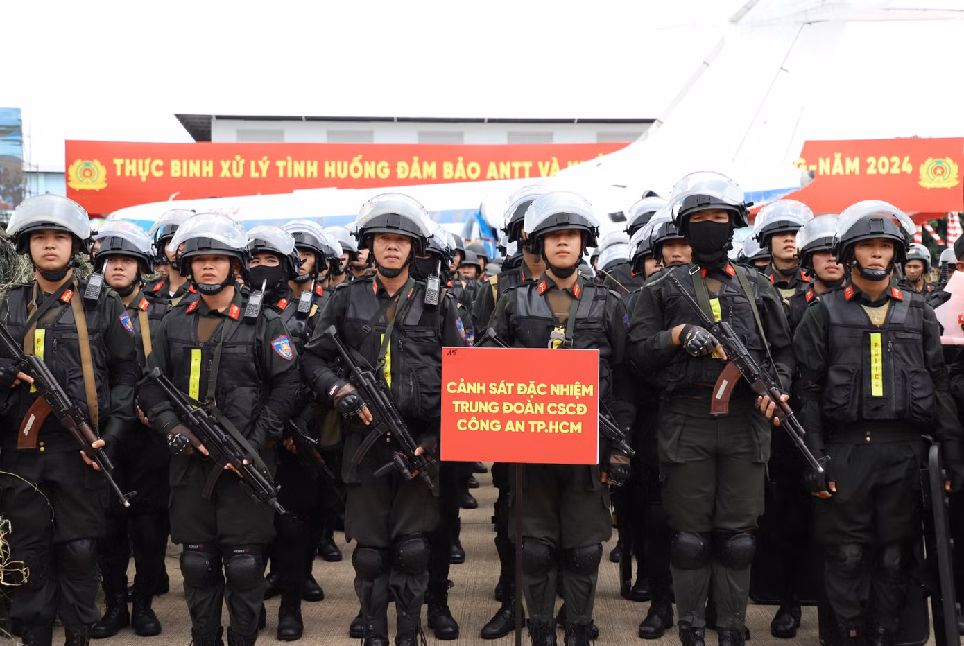 Các chiến sĩ tham gia diễn tập được chọn lọc trong đội ngũ những người tinh nhuệ. Các chiến sĩ tham gia diễn tập được chọn lọc trong đội ngũ những người tinh nhuệ.