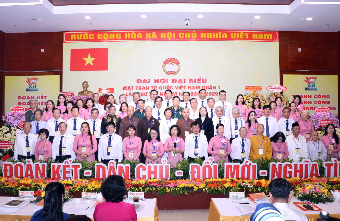 Ủy ban MTTQ Việt Nam quận 1 ra mắt nhận nhiệm vụ. Ủy ban MTTQ Việt Nam quận 1 ra mắt nhận nhiệm vụ.