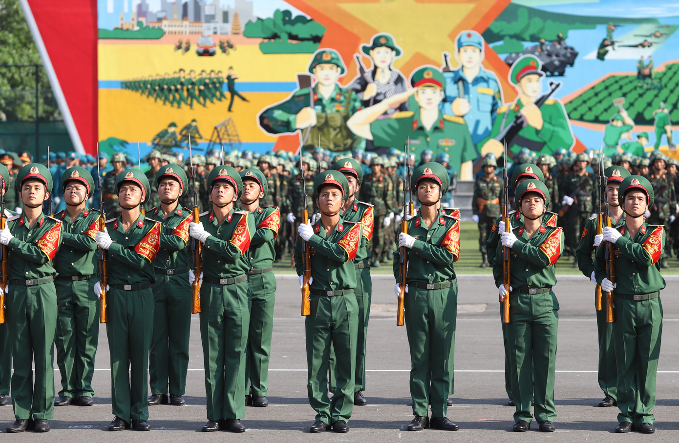 Sáng 1/3, Bộ Tư lệnh TPHCM tổ chức ra quân huấn luyện năm 2024. Buổi ra quân nhằm quán triệt, triển khai thực hiện mệnh lệnh huấn luyện chiến đấu của Tư lệnh Quân khu và nhiệm vụ huấn luyện chiến đấu năm 2024 của Bộ Tư lệnh thành phố đến toàn thể cán bộ, chiến sĩ lực lượng vũ trang thành phố, tạo khí thế thi đua sôi nổi ngay từ ngày đầu ra quân huấn luyện.