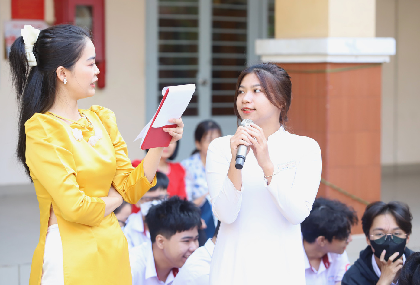 Bạn trẻ tự tin nhờ diễn giả giải đáp thắc mắc.