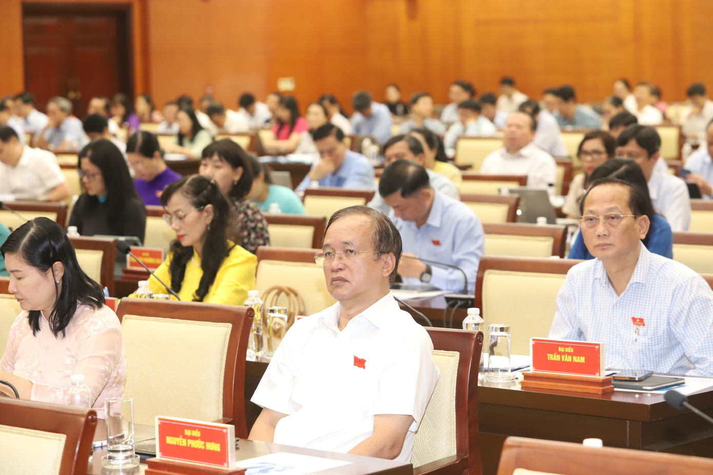 Kỳ họp thứ 20 (kỳ họp thường lệ cuối năm 2024) vừa diễn ra đã quyết nghị bố trí số biên chế công chức trong cơ quan, tổ chức hành chính... trên địa bàn TPHCM. Ảnh: Ngô Tùng Kỳ họp thứ 20 (kỳ họp thường lệ cuối năm 2024) vừa diễn ra đã quyết nghị bố trí số biên chế công chức trong cơ quan, tổ chức hành chính... trên địa bàn TPHCM. Ảnh: Ngô Tùng