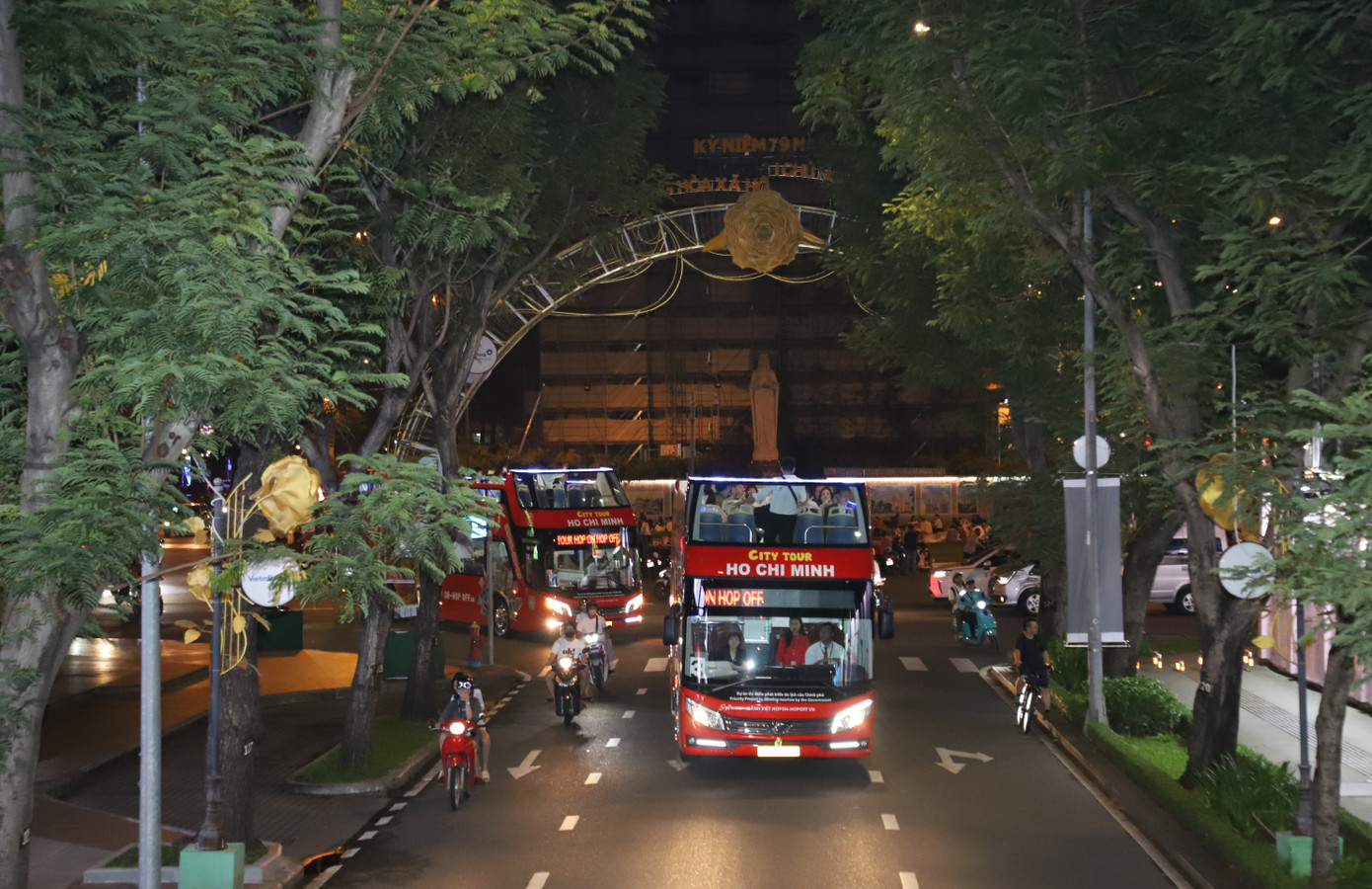 TPHCM cần nỗ lực lớn để đạt kế hoạch tăng trưởng cả năm. Ảnh: Ngô Tùng TPHCM cần nỗ lực lớn để đạt kế hoạch tăng trưởng cả năm. Ảnh: Ngô Tùng