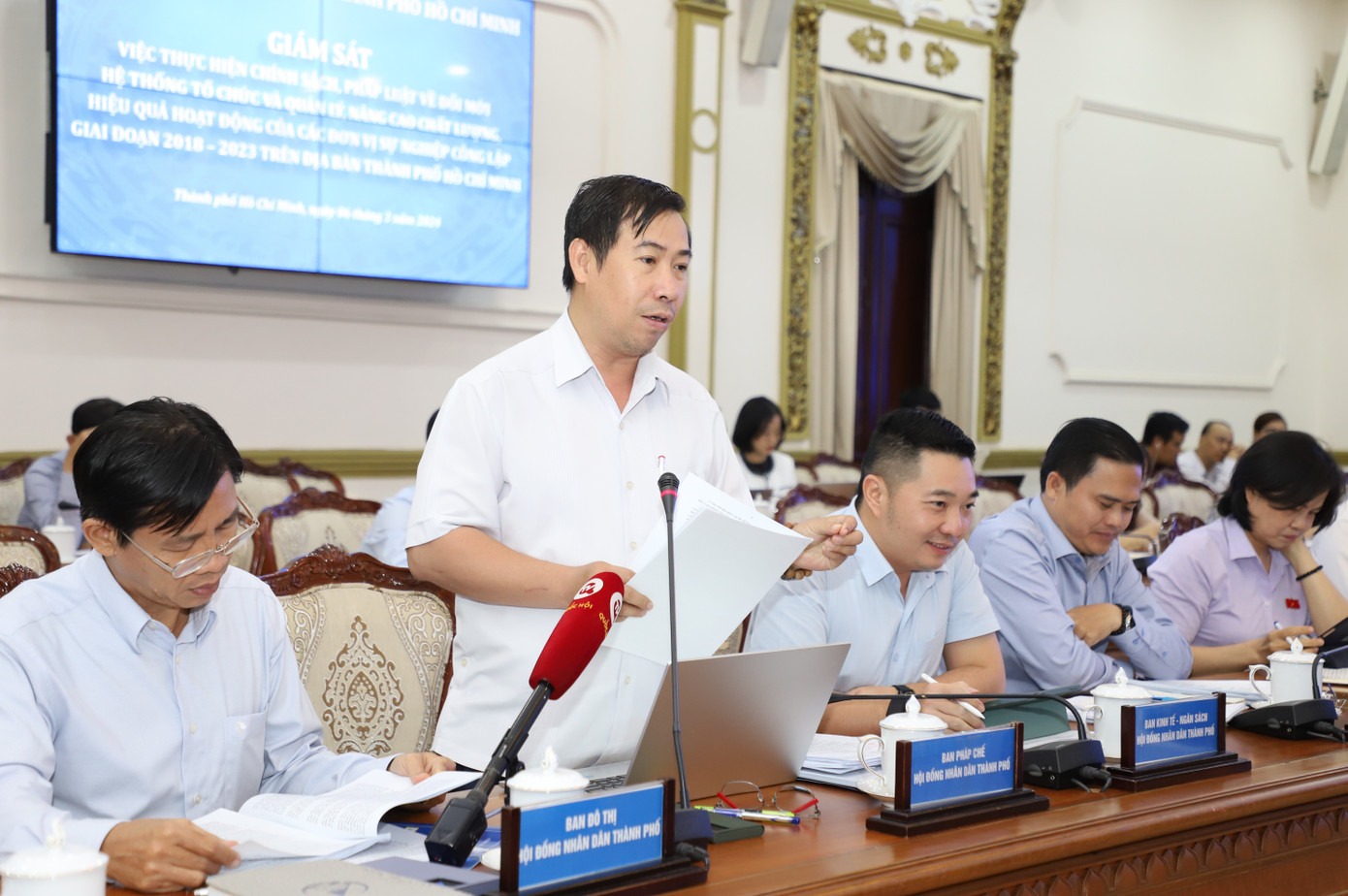 Ông Lê Minh Đức nêu ý kiến tại buổi giám sát. Ảnh: Ngô Tùng.