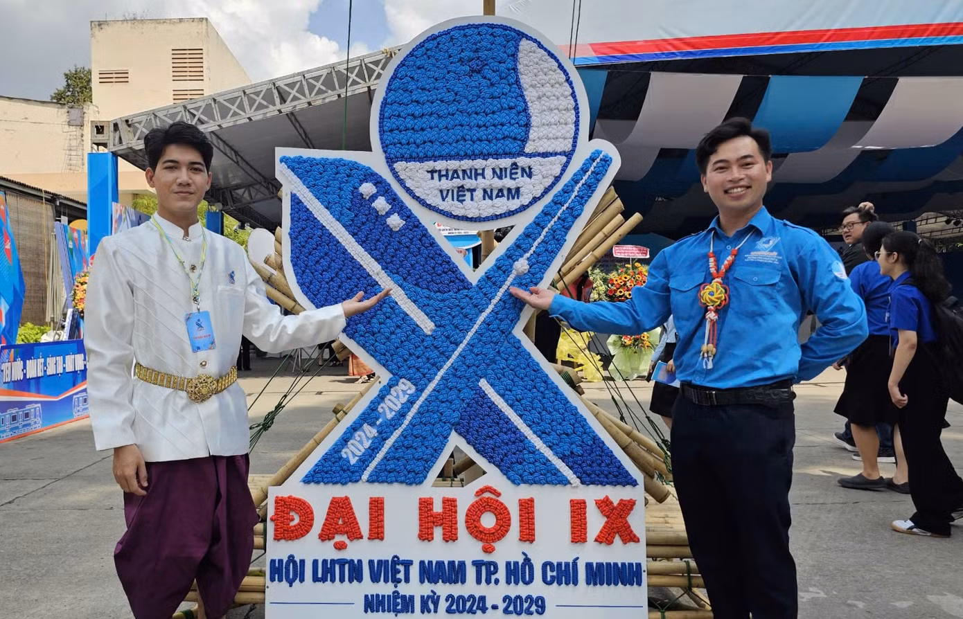 Trong hai ngày 4-5/11, Đại hội đại biểu Hội Liên hiệp Thanh niên (LHTN) Việt Nam TPHCM lần thứ IX, nhiệm kỳ 2024 – 2029 đã diễn ra tại Nhà Văn hóa Thanh niên thành phố với sự tham dự của hơn 400 đại biểu, đại diện cho hơn 2,35 triệu thanh niên thành phố mang tên Bác.