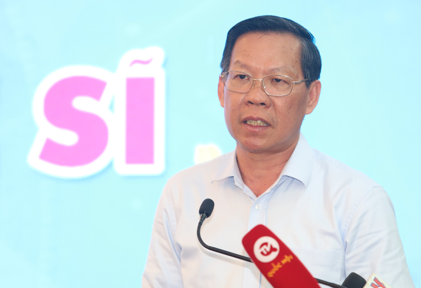 Chủ tịch UBND TPHCM Phan Văn Mãi trao đổi cùng các VNS. Chủ tịch UBND TPHCM Phan Văn Mãi trao đổi cùng các VNS.