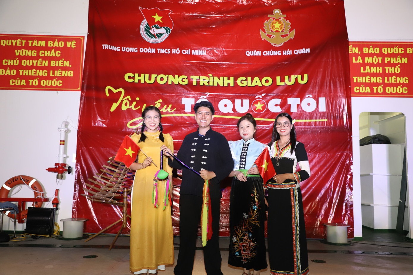 Trong hải trình, bạn trẻ tham gia các hoạt động sôi nổi nhằm tôn vinh, phát huy các giá trị văn hóa của các vùng miền đất nước.