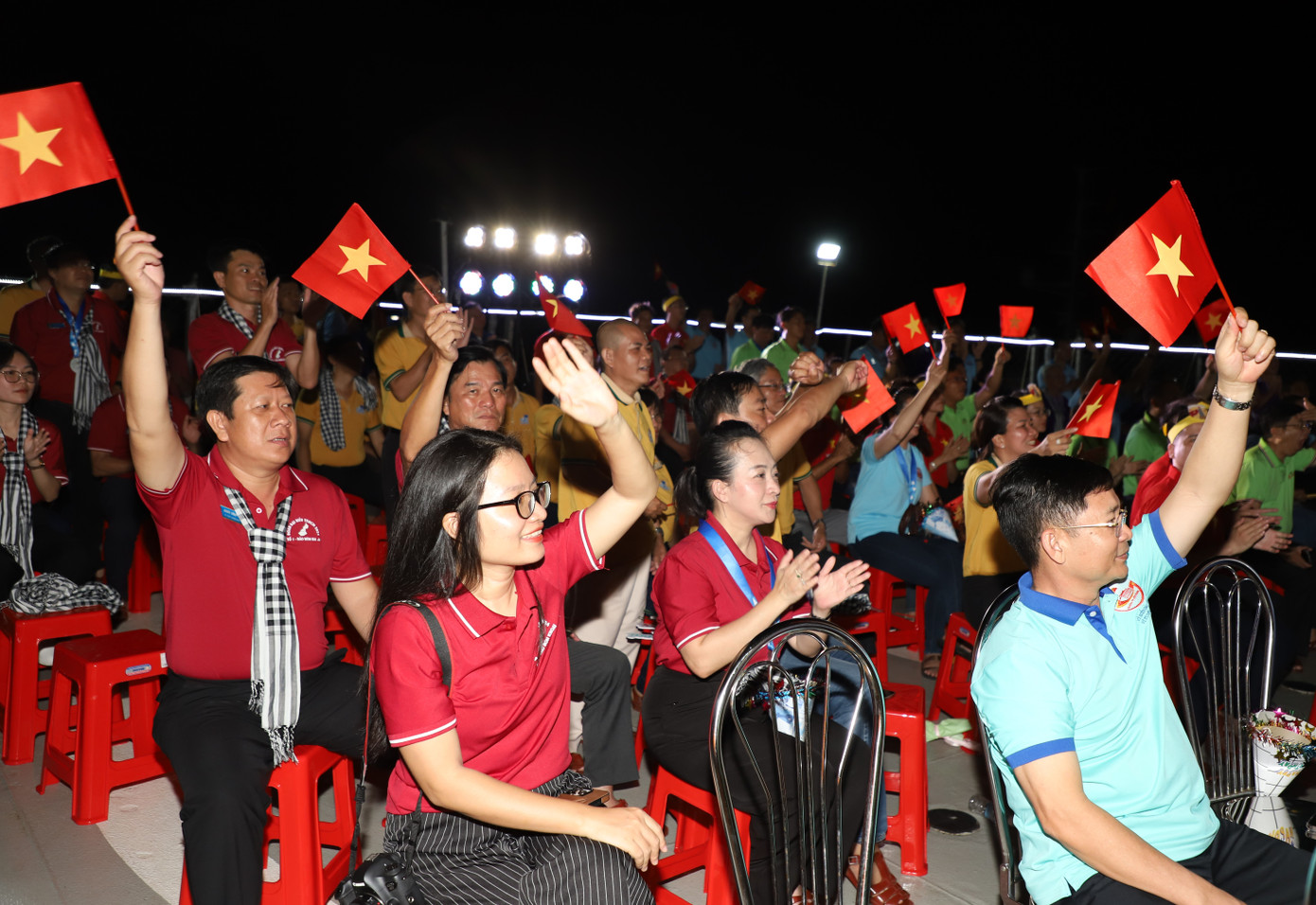 Hội thi đã mang đến không gian để các thành viên đoàn công tác cùng giao lưu, gắn kết với nhau hơn sau những buổi tập luyện và biểu diễn.