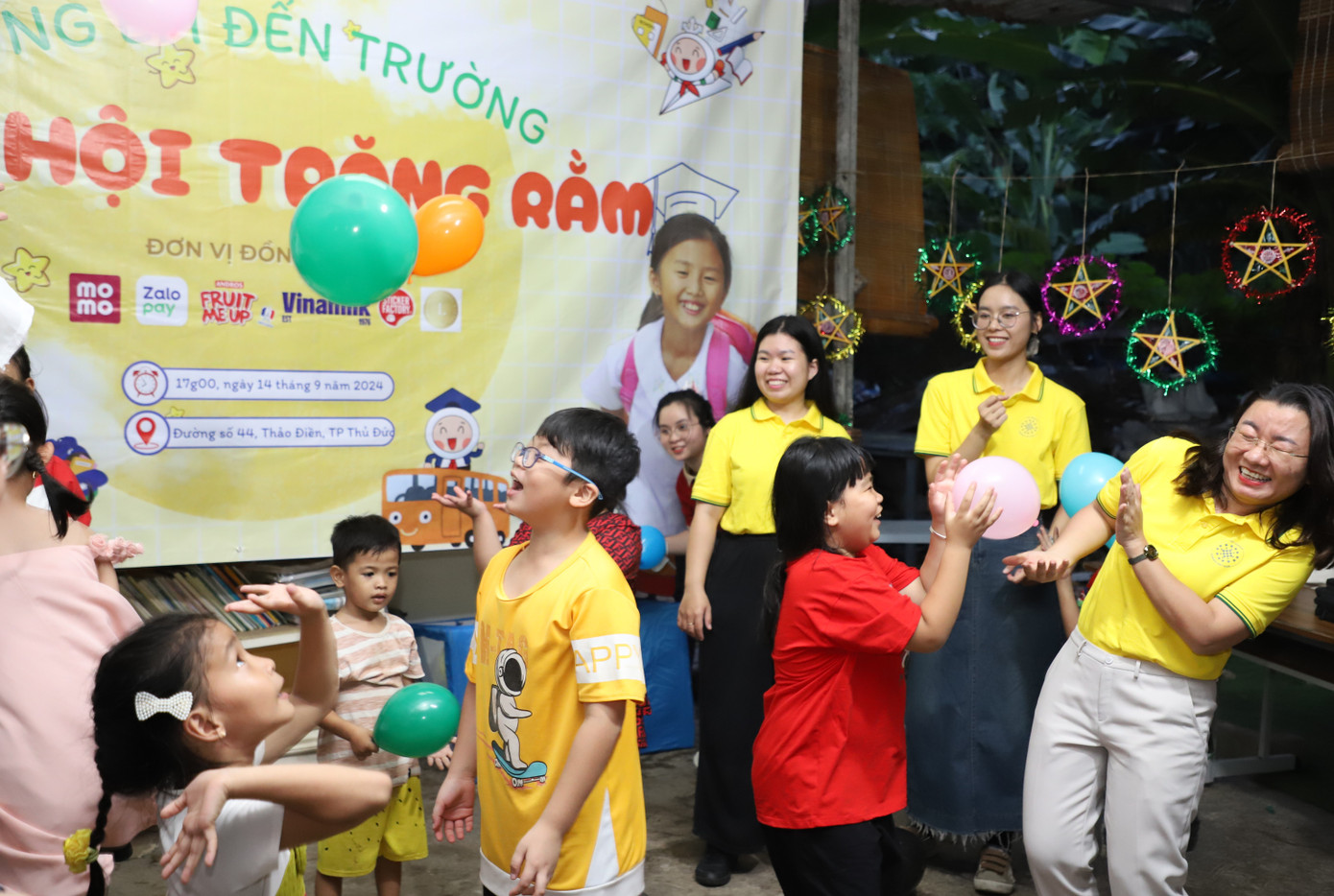 Chương trình tạo nên những khoảnh khắc tuổi thơ ấm áp cho các bạn nhỏ. Chương trình tạo nên những khoảnh khắc tuổi thơ ấm áp cho các bạn nhỏ.