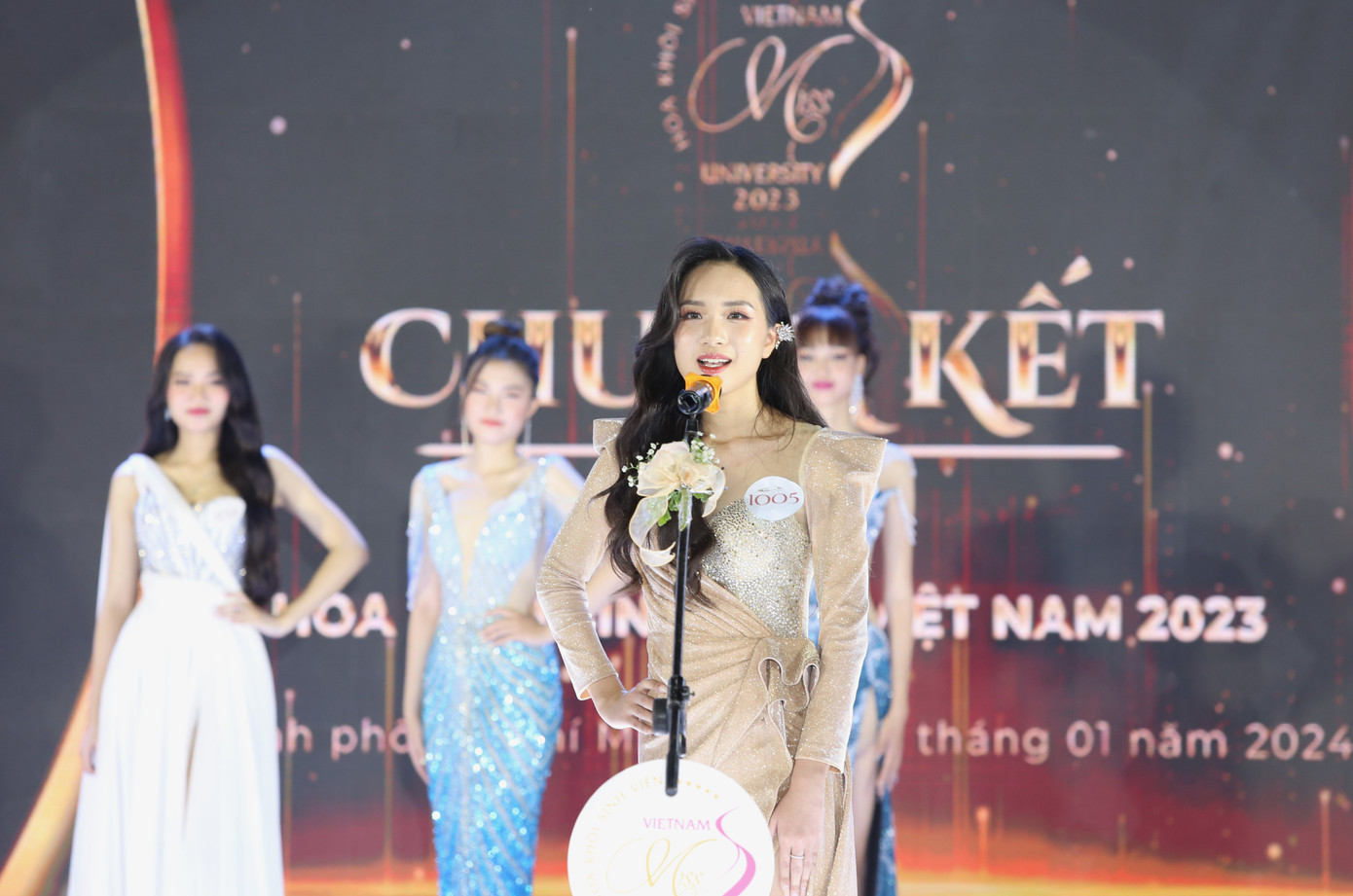 Sau các phần thi trình diễn trang phục, Ban tổ chức công bố Top 5 thí sinh ấn tượng nhất bước vào vòng thi cuối cùng: thi ứng xử để chọn ra các ngôi vị quan trọng nhất.