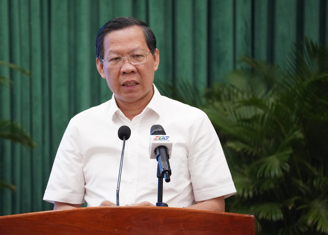 Chủ tịch UBND TPHCM Phan Văn Mãi trao đổi tại hội nghị. Chủ tịch UBND TPHCM Phan Văn Mãi trao đổi tại hội nghị.