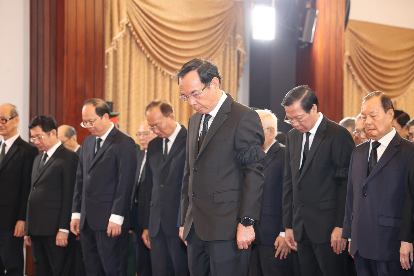 Đoàn Thành ủy, HĐND, UBND, Ủy ban MTTQ Việt Nam TPHCM dành một phút mặc niệm tưởng nhớ Tổng Bí thư Nguyễn Phú Trọng.