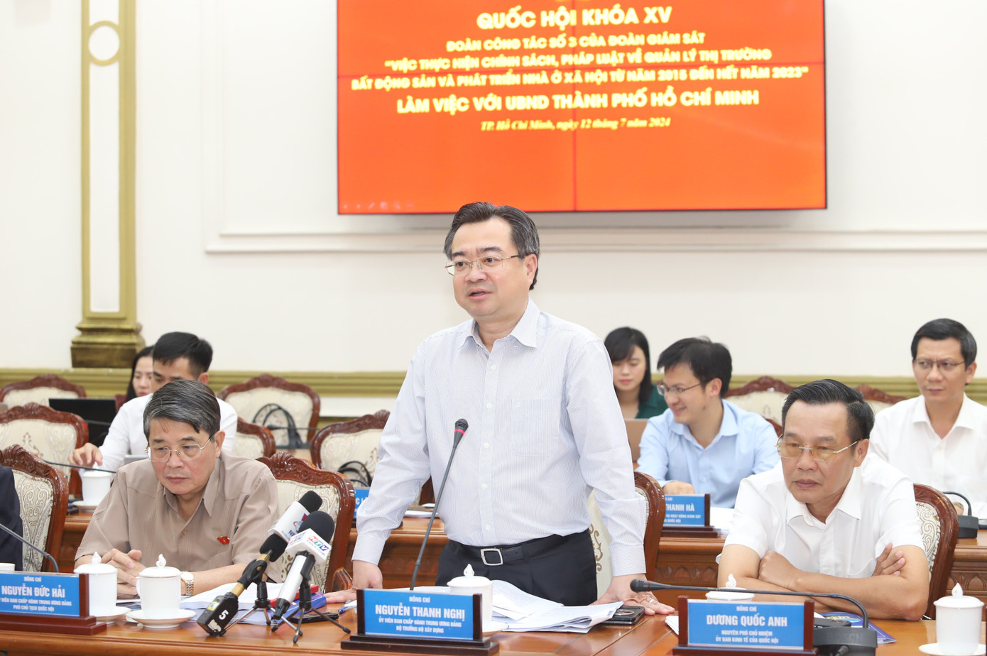 Bộ trưởng Nguyễn Thanh Nghị thông tin tại buổi làm việc.