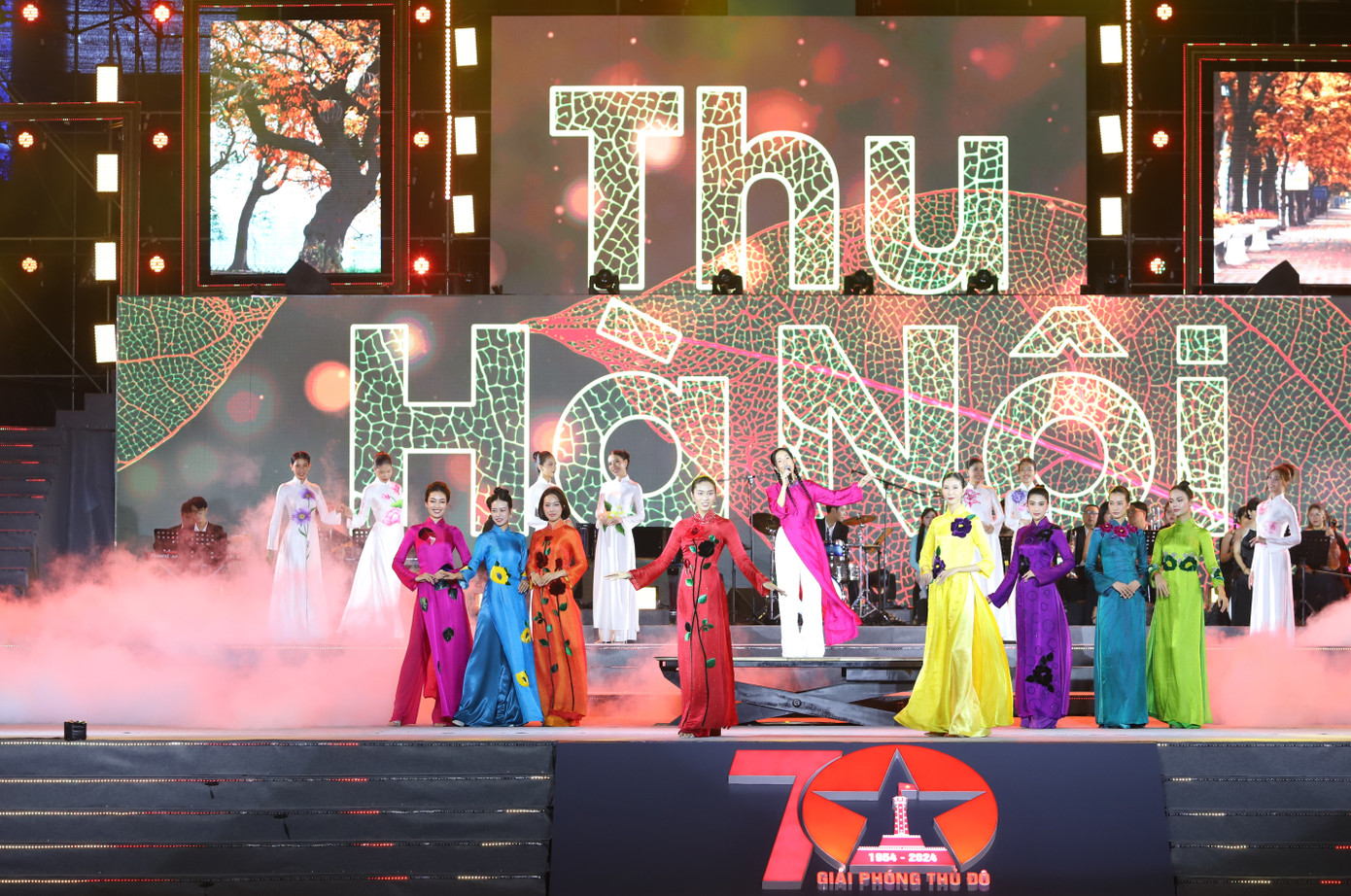 Sự kết hợp giữa các phần trình diễn dàn nhạc - hợp xướng - ca múa, các hoạt cảnh gợi mở dưới góc độ nghệ thuật mang đến những giá trị lịch sử, văn hoá và giới thiệu khái quát về thủ đô Hà Nội ngàn năm văn hiến, thành phố anh hùng, thành phố vì hòa bình, thành phố sáng tạo.