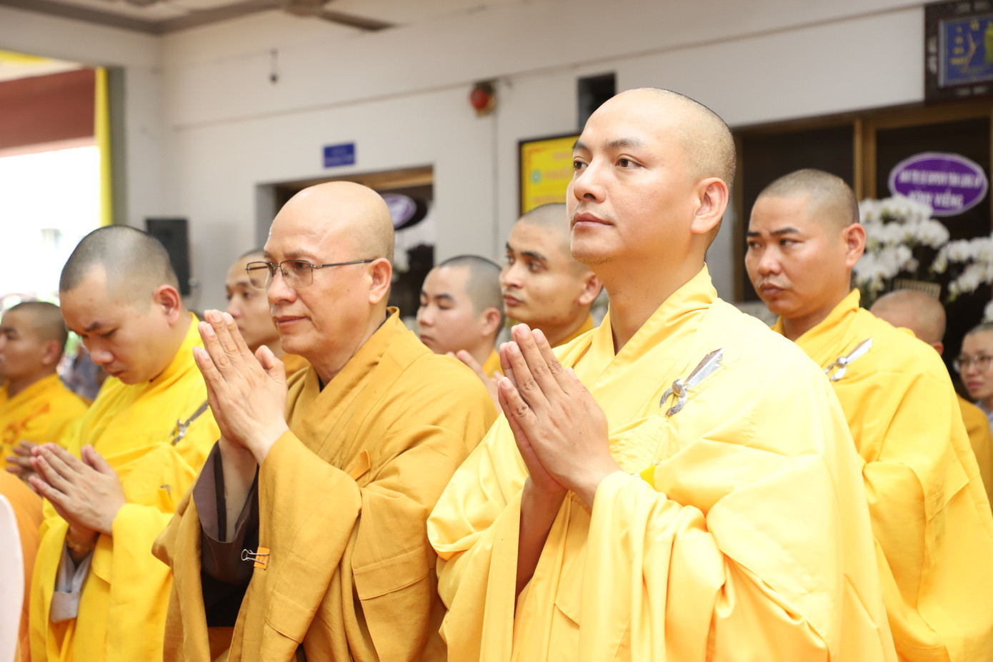 Chư tôn đức, môn đồ, đệ tử đến tưởng niệm và tiễn đưa Hòa thượng Thích Huệ Trí. Chư tôn đức, môn đồ, đệ tử đến tưởng niệm và tiễn đưa Hòa thượng Thích Huệ Trí.