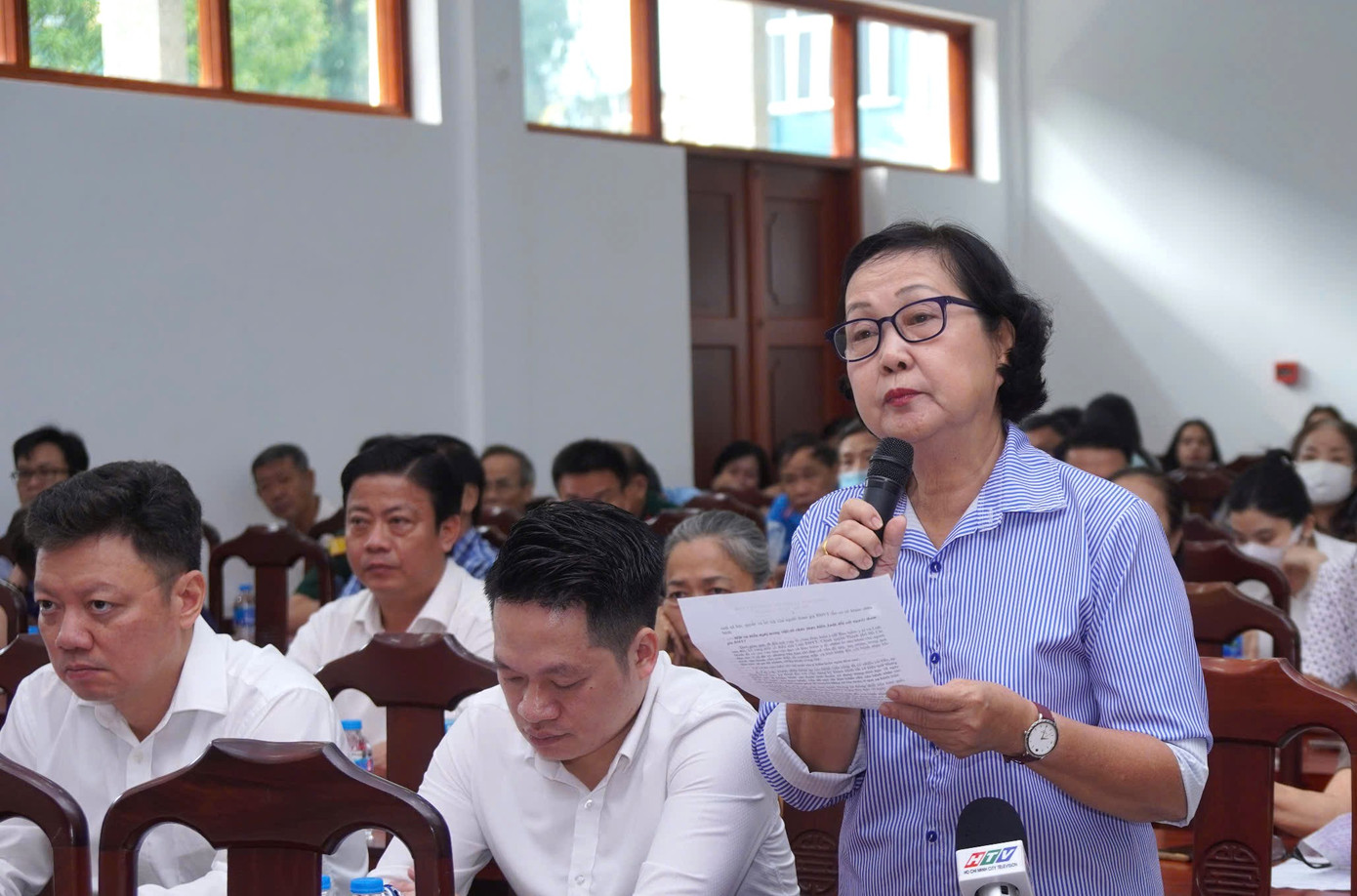 Cử tri TPHCM nêu ý kiến với ĐBQH. Ảnh: CTV Cử tri TPHCM nêu ý kiến với ĐBQH. Ảnh: CTV