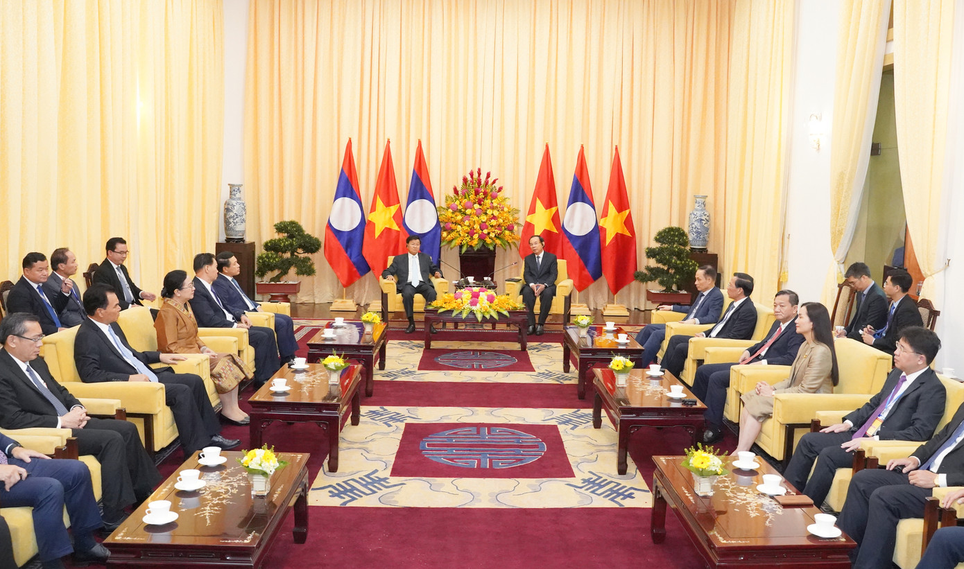 Đoàn đại biểu cấp cao Đảng, Nhà nước Lào và lãnh đạo TPHCM tại buổi hội kiến.