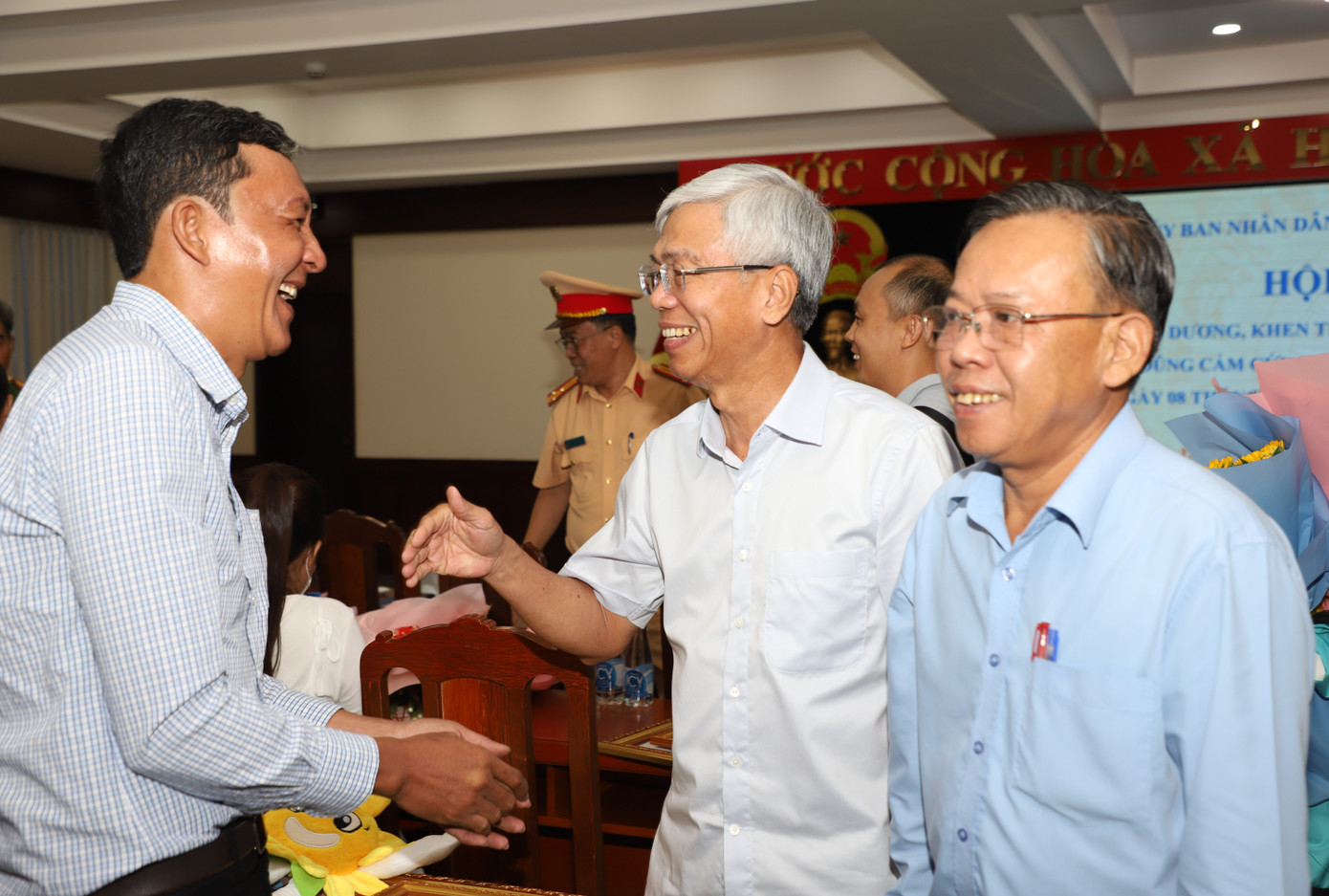 Lãnh đạo TPHCM tri ân các cá nhân đã có hành động quả cảm.