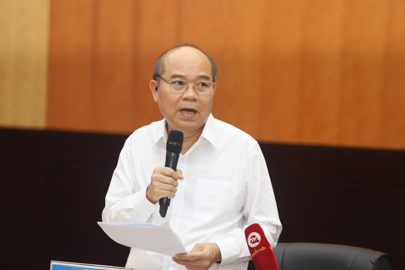 Ông Trần Văn Bảy thông tin kết quả thu hồi tài sản tham nhũng. Ảnh: Ngô Tùng Ông Trần Văn Bảy thông tin kết quả thu hồi tài sản tham nhũng. Ảnh: Ngô Tùng