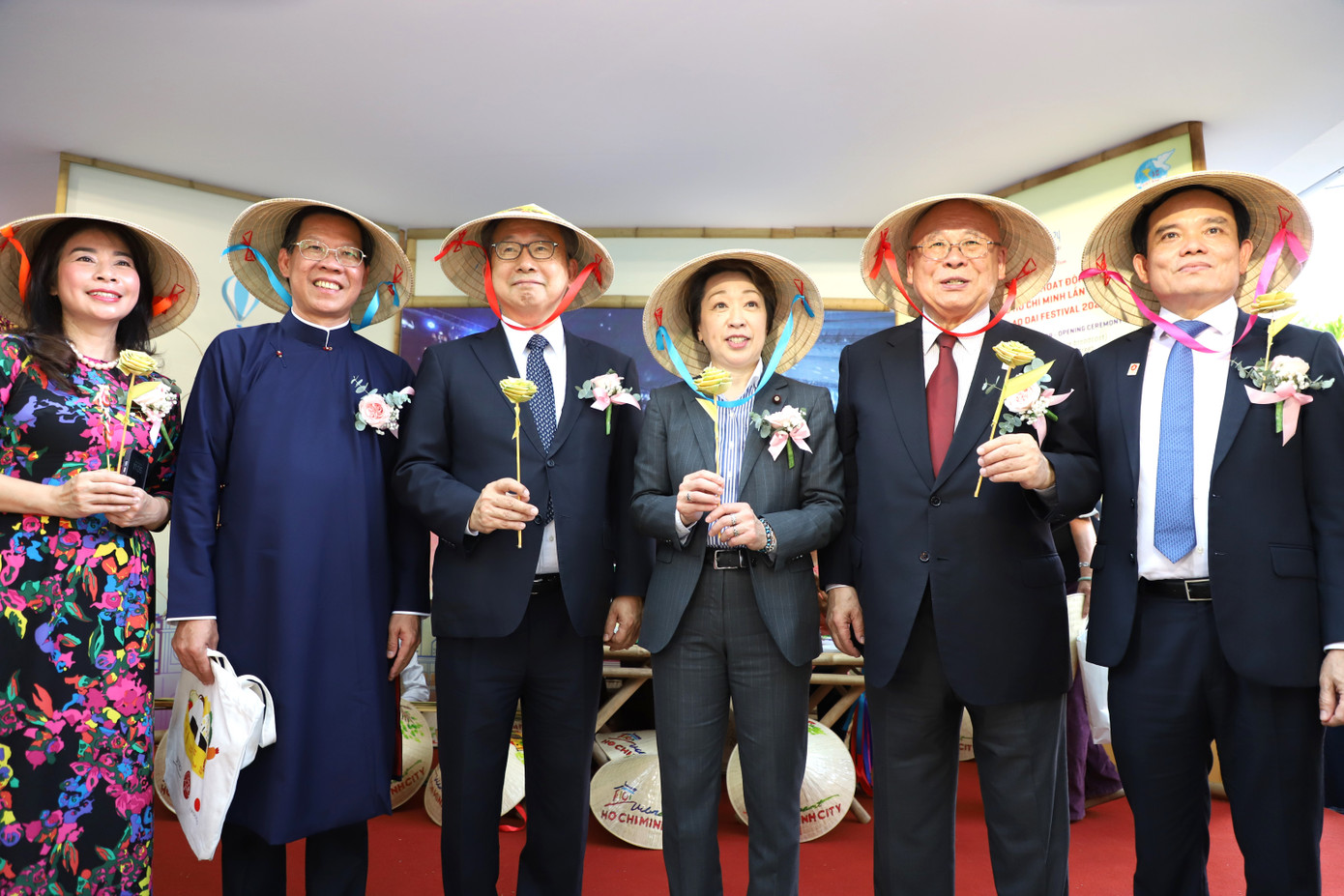 Phát biểu chào mừng trong buổi khai mạc Lễ hội Việt - Nhật năm nay, Phó Thủ tướng Chính phủ Trần Lưu Quang nhấn mạnh, lễ hội thể hiện khát vọng chung của lãnh đạo và nhân dân hai nước là mong muốn thắt chặt hơn nữa tình hữu nghị, hợp tác, cùng chung tay xây dựng tương lai tốt đẹp hơn cho hai dân tộc, đóng góp tích cực vào hòa bình, ổn định, hợp tác và phát triển của khu vực và trên thế giới. Phó Thủ tướng tin tưởng lễ hội sẽ thu hút sự tham gia đông đảo của nhân dân hai nước, mang đến những trải nghiệm đa màu sắc về đất nước, con người, nghệ thuật ẩm thực tinh tế cũng như những nét đẹp văn hóa truyền thống của mỗi nước. Từ đó sẽ là nhịp cầu hữu nghị củng cố tình cảm gắn bó chân thành, sự tin cậy lẫn nhau, thúc đẩy hợp tác giao lưu nhiều mặt giữa hai đất nước.