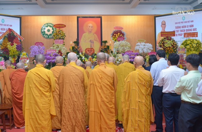 Quang cảnh buổi lễ tại Thiền viện Quảng Đức (TPHCM) - Văn phòng 2 Trung ương GHPGVN. Quang cảnh buổi lễ tại Thiền viện Quảng Đức (TPHCM) - Văn phòng 2 Trung ương GHPGVN.