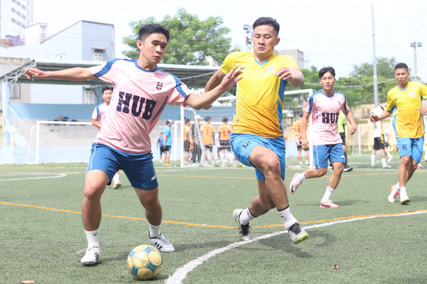 Các cầu thủ đã cống hiến cho khán giả những pha bóng hấp dẫn cùng những giây phút thi đấu hết mình.