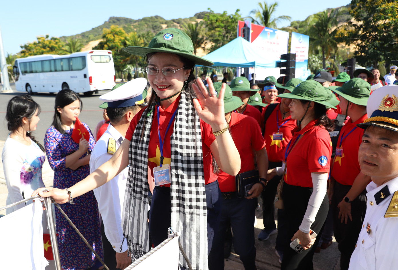 Phó trưởng đoàn công tác Nguyễn Phạm Duy Trang.