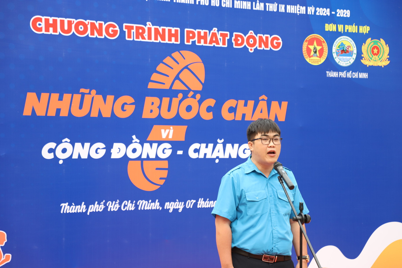 Phó Chủ tịch Hội LHTN Việt Nam TPHCM Phạm Lê Minh Khang phát động chặng 15 - chương trình "Những bước chân vì cộng đồng" trên địa bàn TPHCM. Ảnh: Ngô Tùng