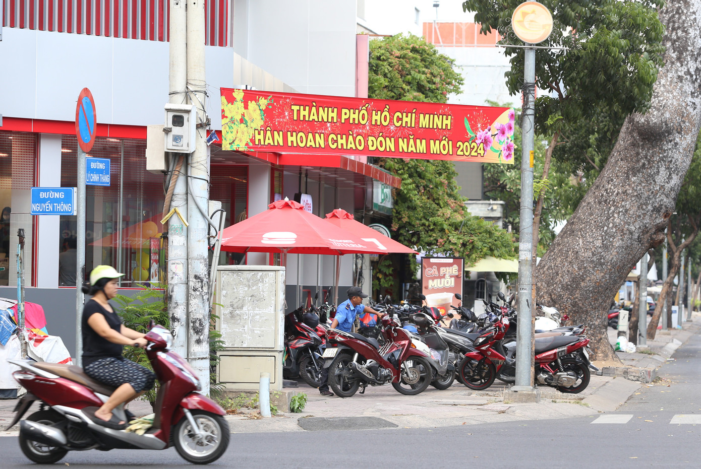 Nhiều hoạt động văn hóa, thể thao đã và đang diễn ra sôi nổi trên địa bàn TPHCM chào đón năm mới 2024. Ảnh: Ngô Tùng Nhiều hoạt động văn hóa, thể thao đã và đang diễn ra sôi nổi trên địa bàn TPHCM chào đón năm mới 2024. Ảnh: Ngô Tùng