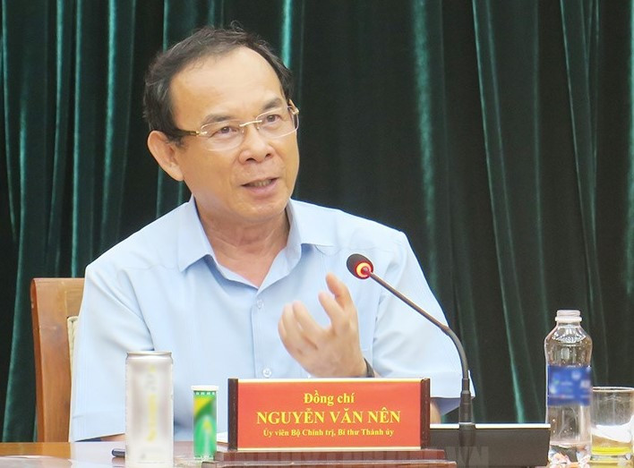 Bí thư Thành ủy TPHCM Nguyễn Văn Nên trao đổi tại phiên họp. Ảnh: Trang tin điện tử Đảng bộ TPHCM Bí thư Thành ủy TPHCM Nguyễn Văn Nên trao đổi tại phiên họp. Ảnh: Trang tin điện tử Đảng bộ TPHCM