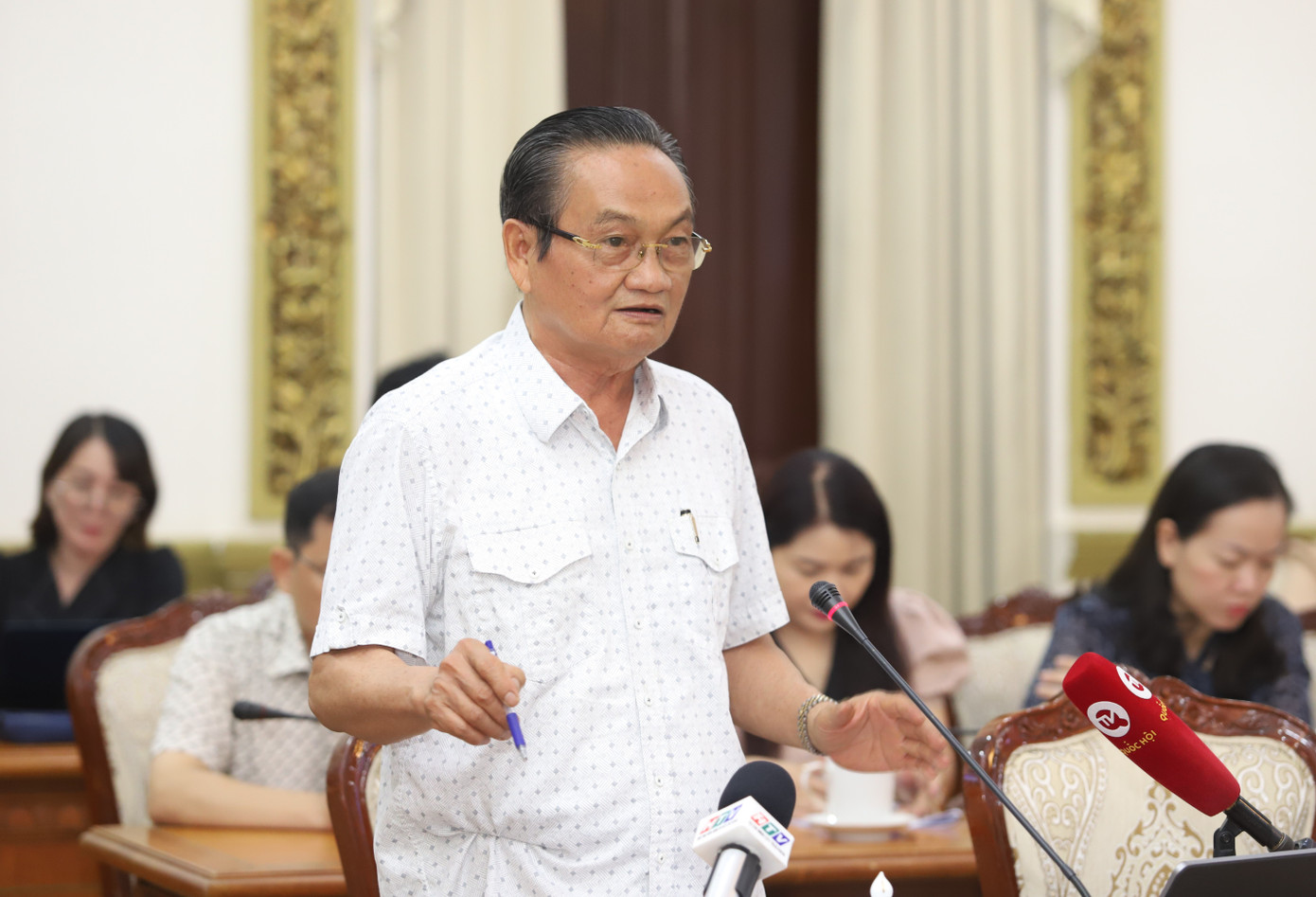 TS Trần Du Lịch góp ý tại hội thảo. Ảnh: Ngô Tùng TS Trần Du Lịch góp ý tại hội thảo. Ảnh: Ngô Tùng