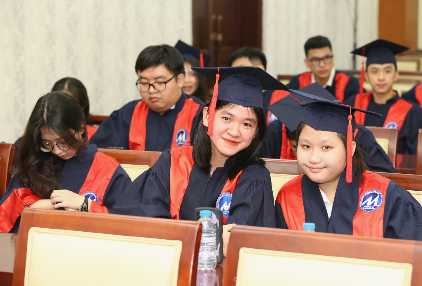 Sáng 9/1, báo Tiền Phong tổ chức lễ trao học bổng "Nâng bước thủ khoa" năm 2023 cho 120 bạn sinh viên tiêu biểu trên cả nước. Chương trình được tổ chức đồng thời tại hai điểm cầu Hà Nội và TPHCM. Ngoài ra còn có diễn ra điểm cầu giao lưu tại Trường Đại học Thể dục Thể thao Đà Nẵng. Sáng 9/1, báo Tiền Phong tổ chức lễ trao học bổng "Nâng bước thủ khoa" năm 2023 cho 120 bạn sinh viên tiêu biểu trên cả nước. Chương trình được tổ chức đồng thời tại hai điểm cầu Hà Nội và TPHCM. Ngoài ra còn có diễn ra điểm cầu giao lưu tại Trường Đại học Thể dục Thể thao Đà Nẵng.