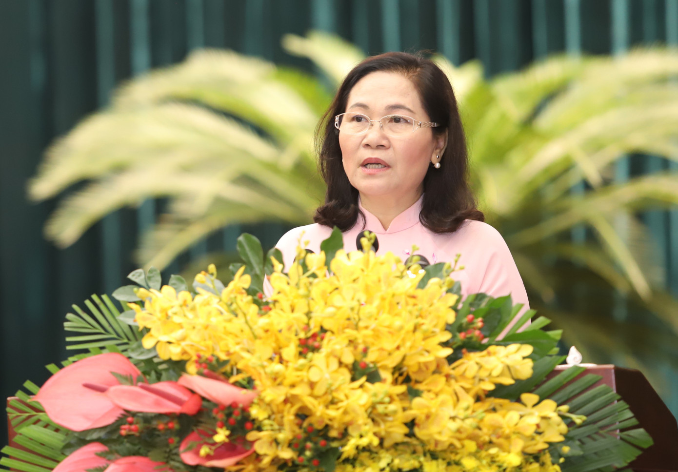 Chủ tịch HĐND TPHCM Nguyễn Thị Lệ phát biểu khai mạc kỳ họp. Ảnh: Ngô Tùng