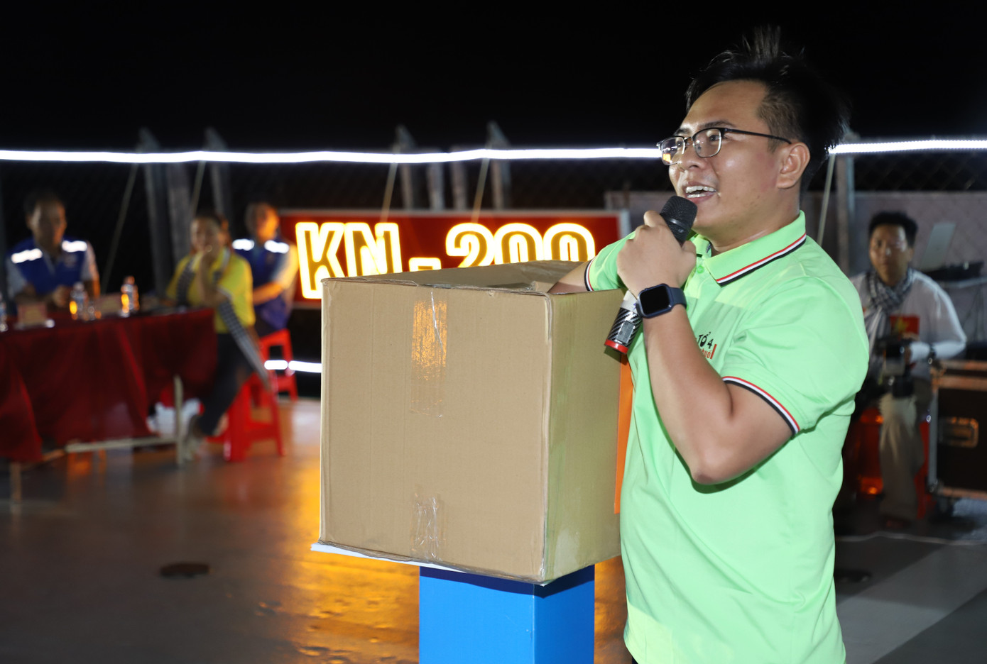 Qua những kiến thức, thông tin về lịch sử xác lập, bảo vệ và khẳng định chủ quyền của Tổ quốc càng làm củng cố thêm lòng tự hào, tình yêu quê hương, đất nước trong mỗi công dân nước Việt. Ảnh: Ngô Tùng