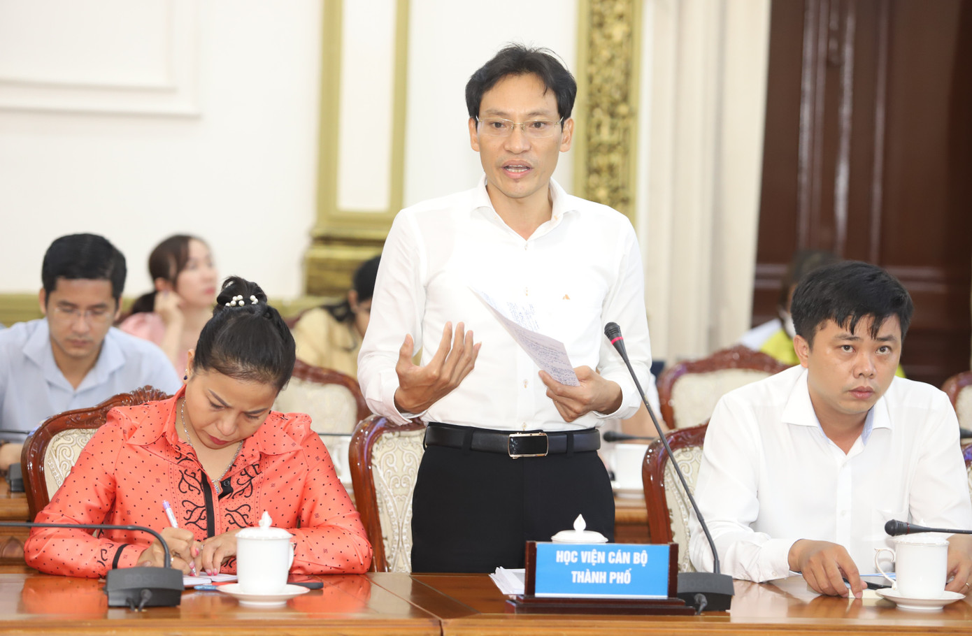 TS Bùi Ngọc Hiền đề xuất bổ sung luật đô thị cho TPHCM. TS Bùi Ngọc Hiền đề xuất bổ sung luật đô thị cho TPHCM.