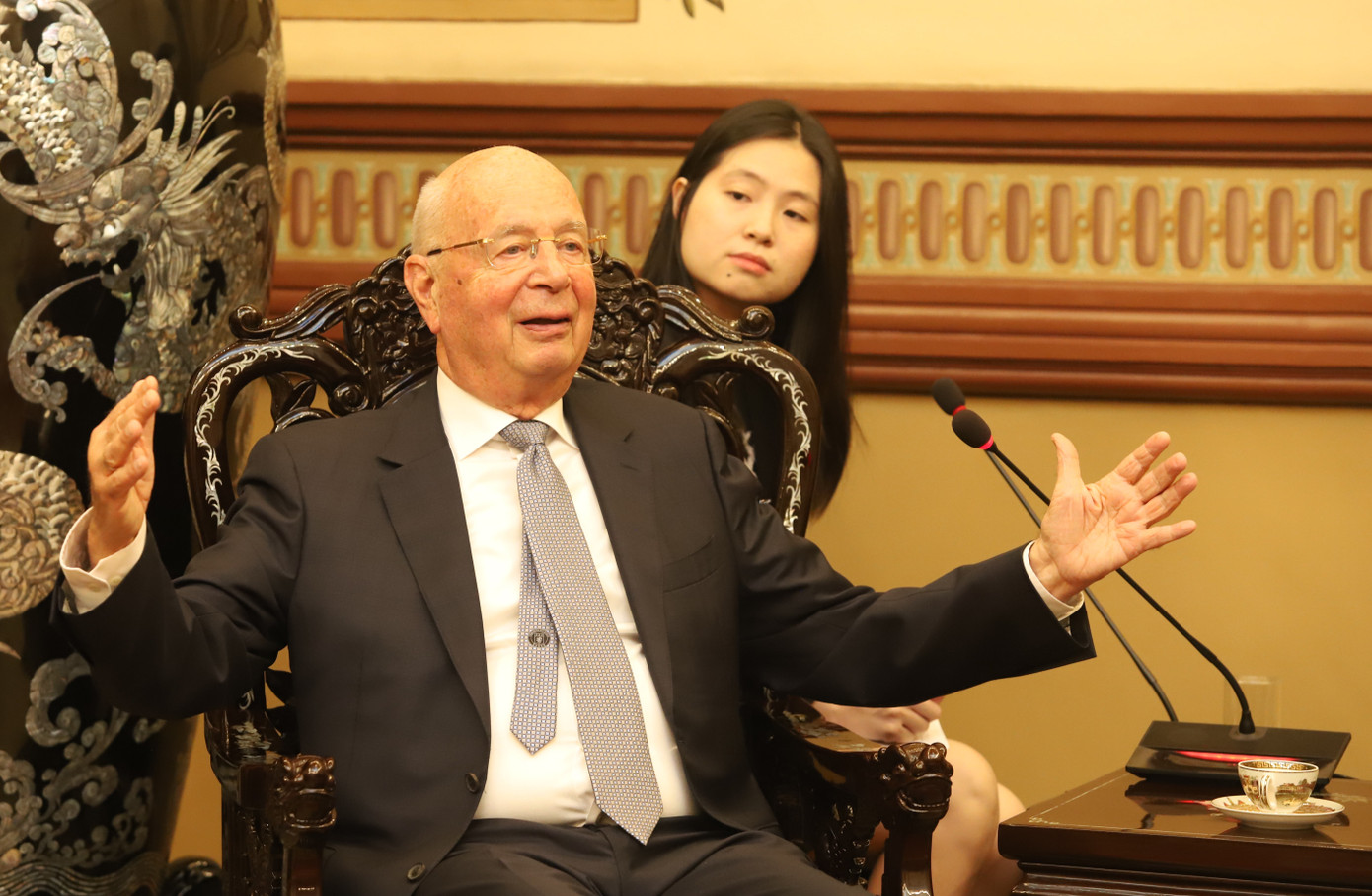 GS Klaus Schwab bày tỏ mong muốn hỗ trợ TPHCM trong quá trình chuyển đổi công nghiệp.