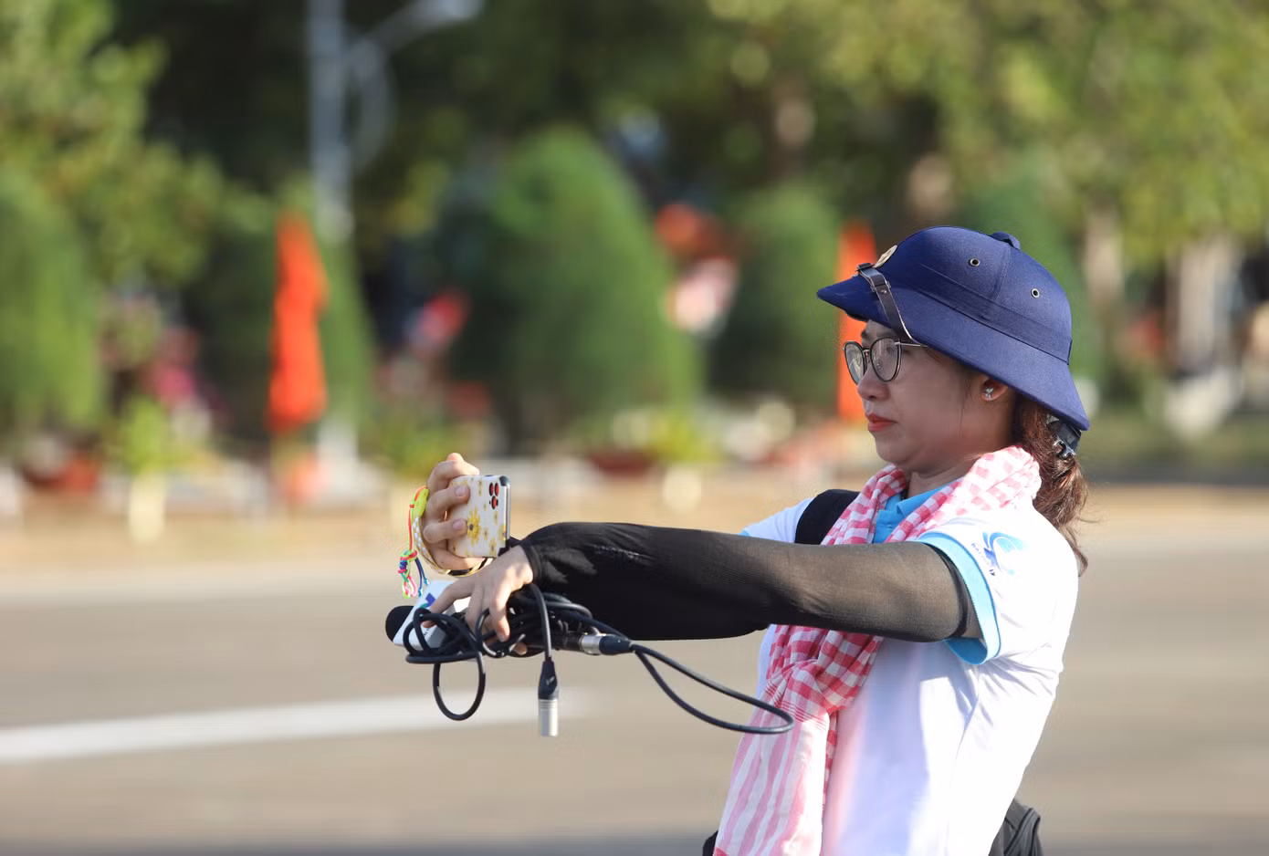 Mỹ Hạnh cho biết, hải trình đã giúp cô có cái nhìn tích cực, đồng thời trân trọng hơn với tình cảm, sự hy sinh của những người lính hải quân. Mỹ Hạnh cho biết, hải trình đã giúp cô có cái nhìn tích cực, đồng thời trân trọng hơn với tình cảm, sự hy sinh của những người lính hải quân.