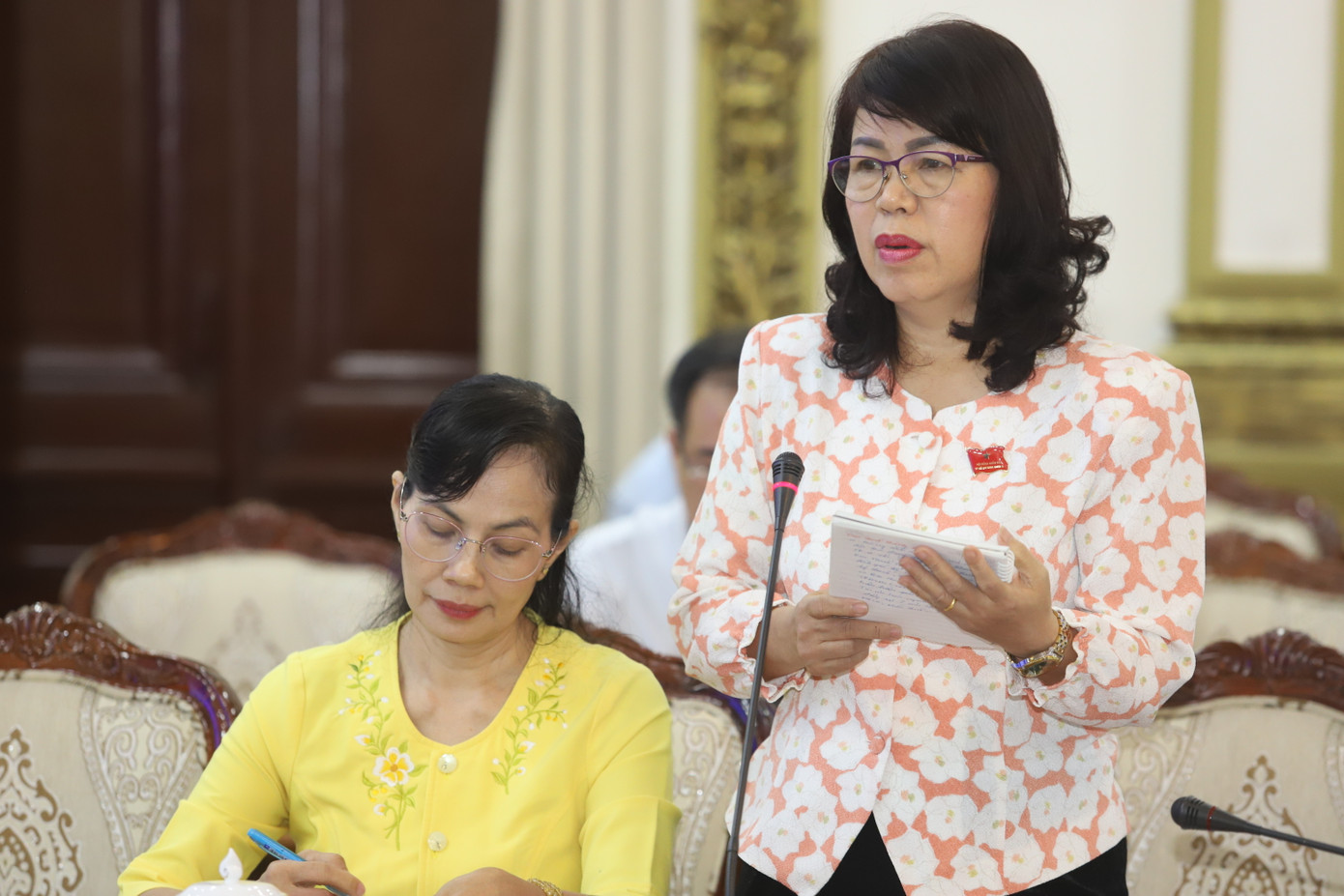 Bà Trương Lê Mỹ Ngọc nêu vấn đề tại buổi làm việc. Ảnh: Ngô Tùng.