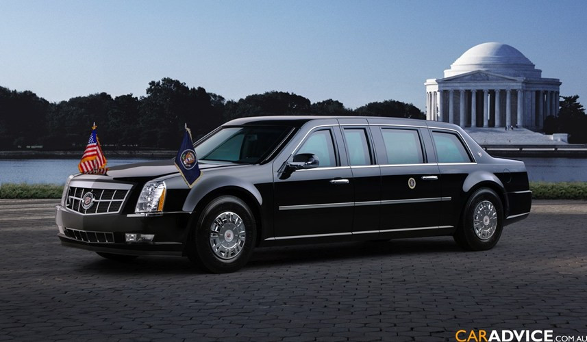 Tổng thống Mỹ Barack Obama sở hữu siêu xe Cadillac limousine có bọc thép và dày ít nhất 127 mm, trang bị lốp run-flat có thể chạy ở tốc độ 80 km/h khi bị bắn thủng. Nội thất xe bọc kín để đề phòng những cuộc tấn công bằng vũ khí hóa học