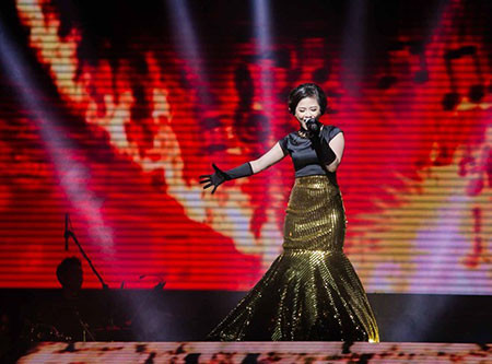 Dương Hoàng Yến có phần trình diễn ca khúc Listen khá ấn tượng, khiến không ít khán giả theo dõi chương trình The Voice nổi da gà. Tuy nhiên, HLV Mỹ Linh vẫn quyết định không lựa chọn cô gái 9X cùng mình đi tiếp vào vòng bán kết của The Voice