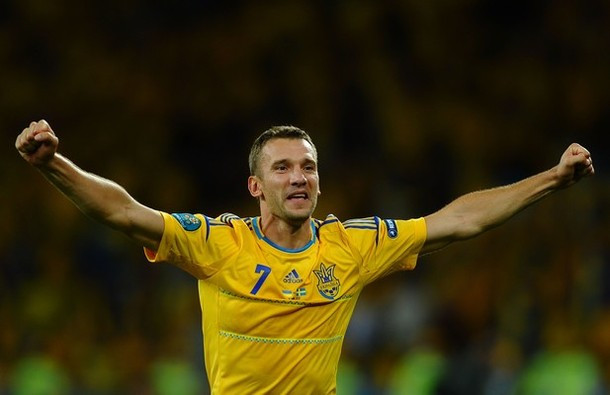 Sheva lập cú đúp bàn thắng mang về ba điểm cho Ukraina