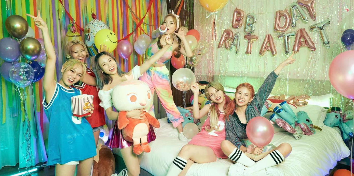 RAT A TAT là một bài hát phù hợp cho các buổi tiệc Hè sôi động.