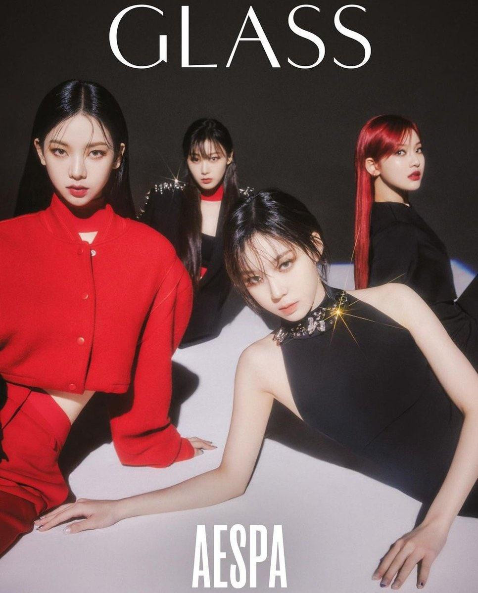 aespa xuất hiện ấn tượng trên trang bìa của Glass. aespa xuất hiện ấn tượng trên trang bìa của Glass.