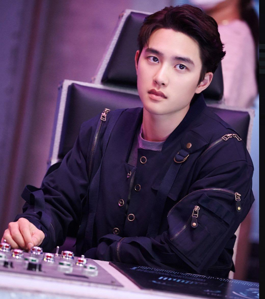 Trước đó, D.O. cũng đã có nhiều sản phẩm cá nhân được fan yêu thích