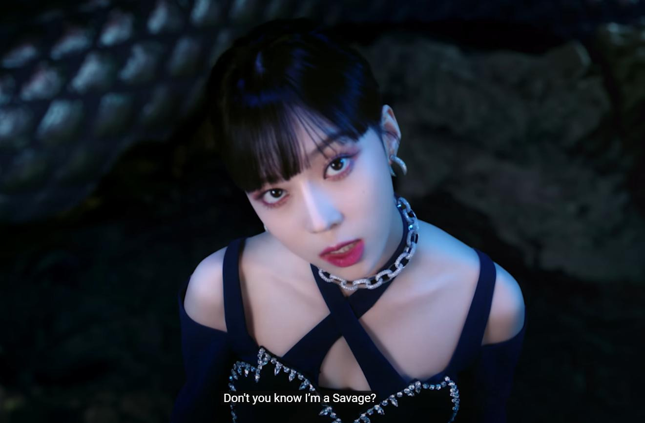 "I'm a Savage" (Ta là một kẻ tàn bạo) là lời cảnh báo của Winter về vai trò phản diện của cô nàng?