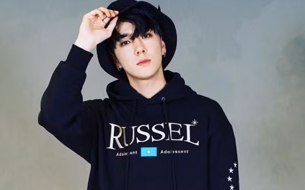 Thầy dạy nhảy của nhiều idol nhà SM - Kasper được các fan hy vọng sẽ tham gia Street Man Fighter.
