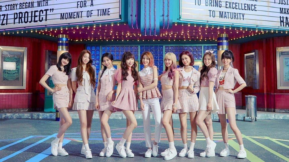 NiZiU đã có 1 năm ra mắt thành công tại thị trường âm nhạc Nhật Bản. NiZiU đã có 1 năm ra mắt thành công tại thị trường âm nhạc Nhật Bản.