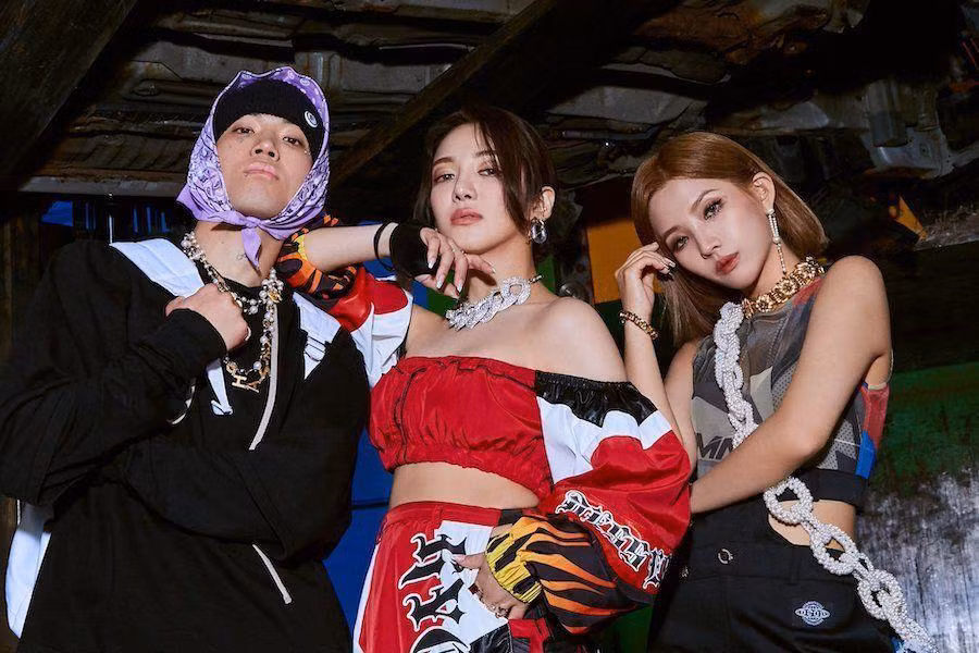 Dessert là một sản phẩm thành công của bộ ba Hyoyeon, Loopy và Soyeon (G)I-DLE.
