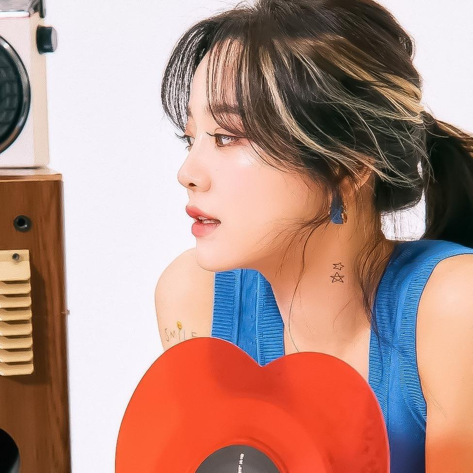 Sejeong trở lại vào cuối tháng 3 với 2nd album mang tên I'M